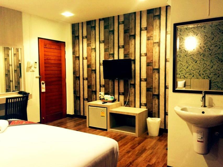 P-Residence Hat Yai Bagian luar foto